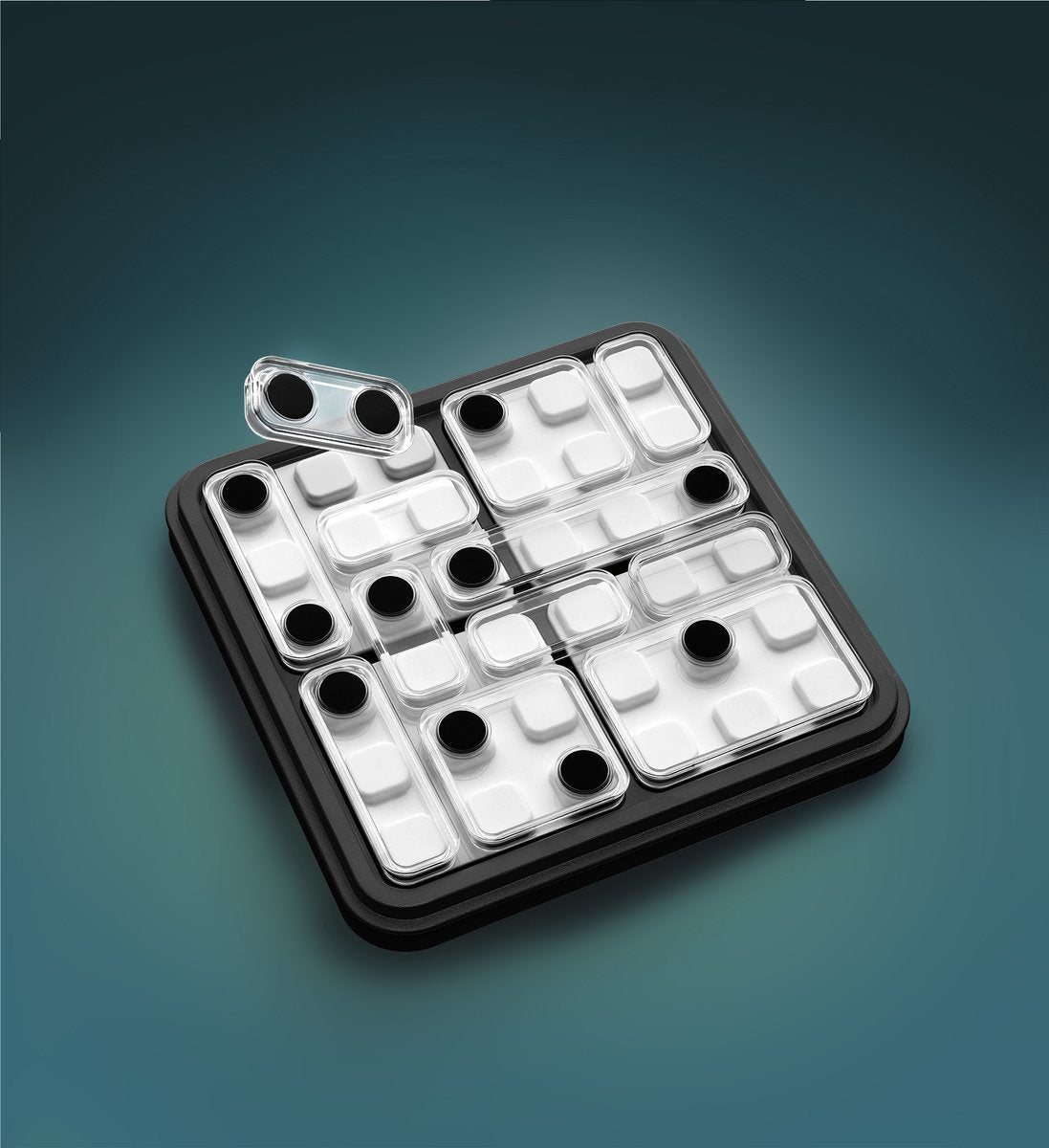 SmartGames dice deduction - logisch denkspel met dobbelstenen - 60 educatieve reken wiskunde uitdagingen - iq breinbreker solospel - vanaf 8 jaar