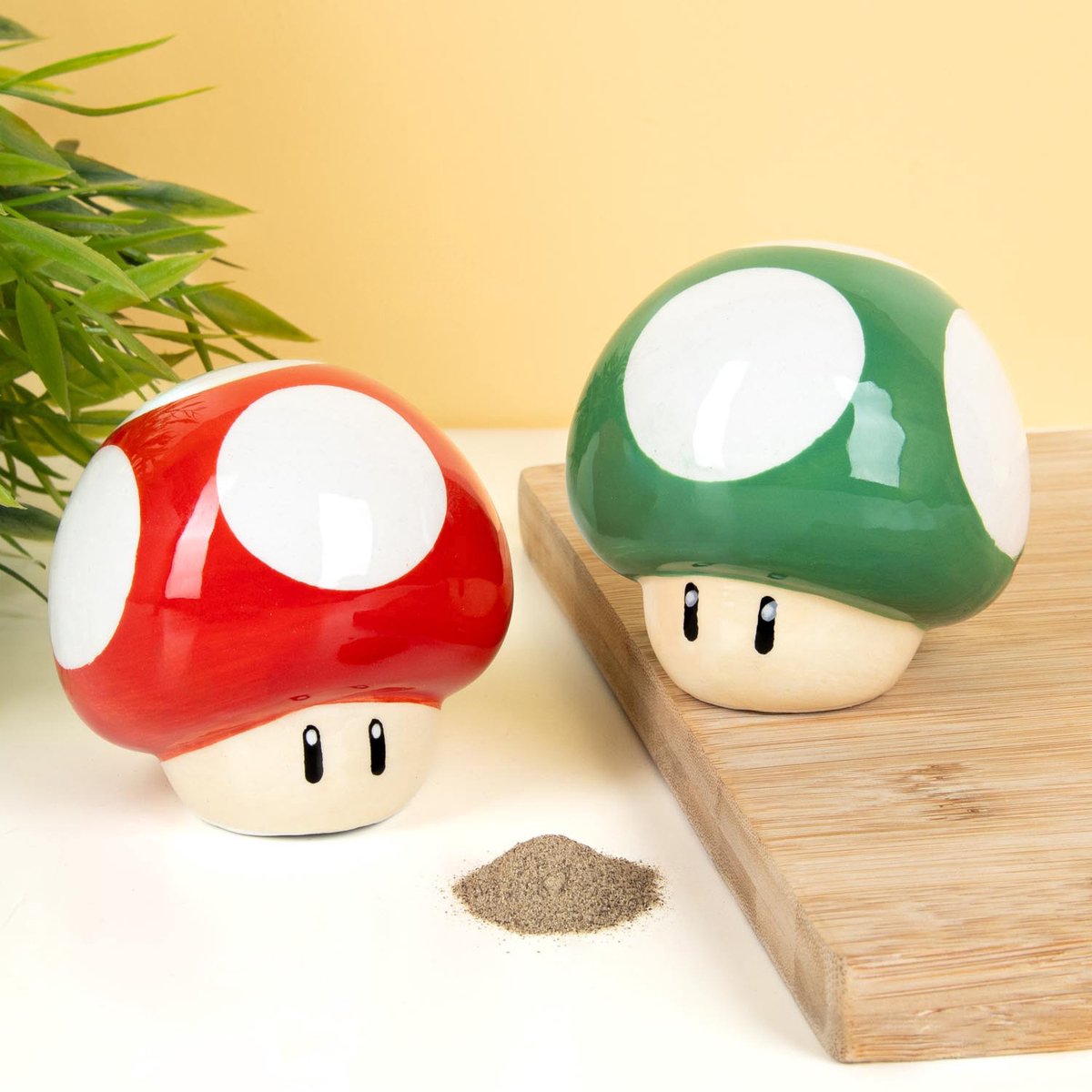 Paladone Super mario mushroom salt pepper – officieel gelicentieerde nintendo keramische strooierset-