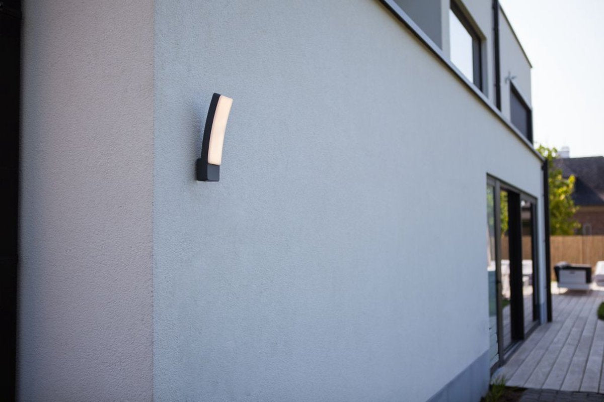 LUTEC kira - gebogen wandlamp voor buiten - aluminium armatuur - led - 1100 lumen - 17.3w - 4000k wit licht - donkergrijs
