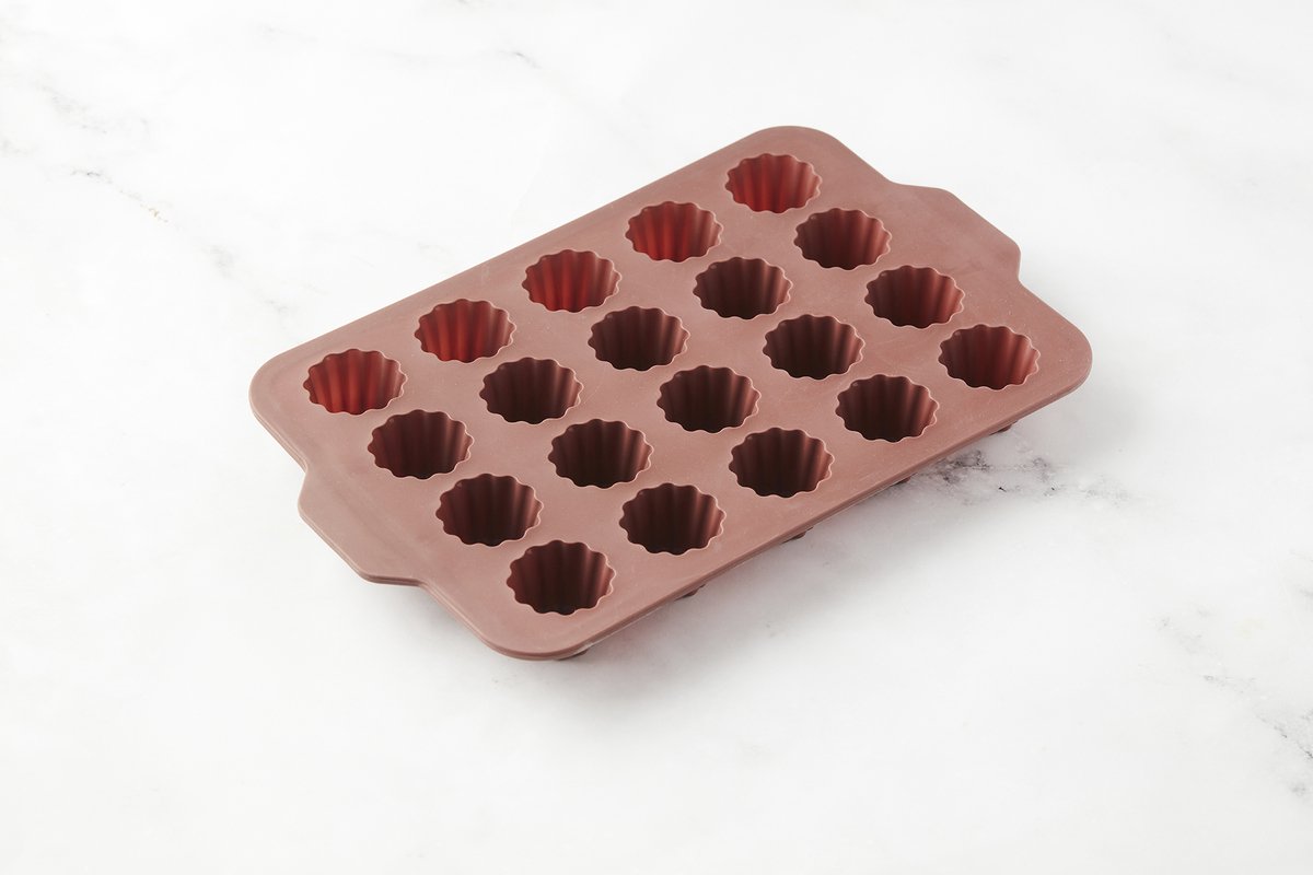 Point-Virgule vorm voor 20 cannelés uit platinum silicone vintage maroon 37x23x4cm