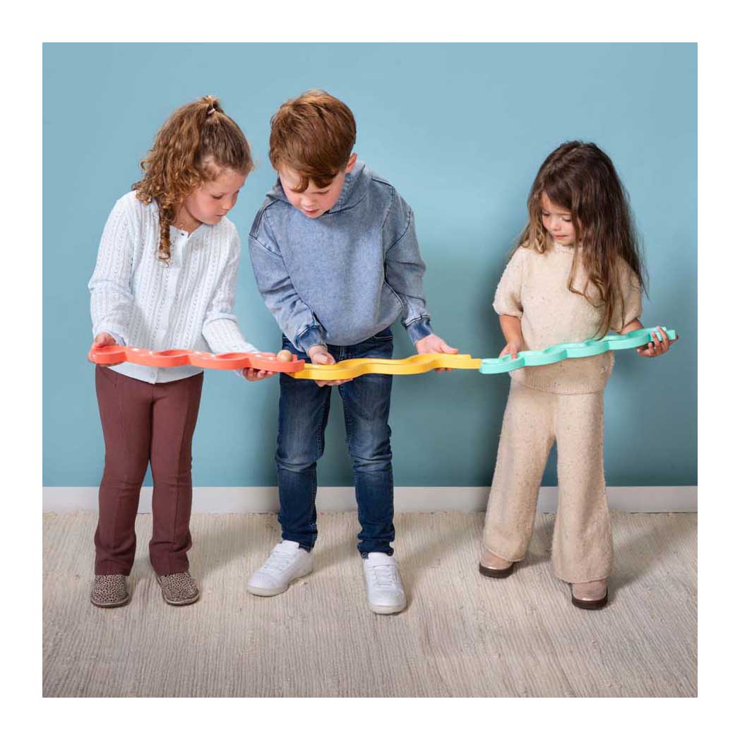 BS Toys houten ballenbaan geef door en speel - 4dlg.