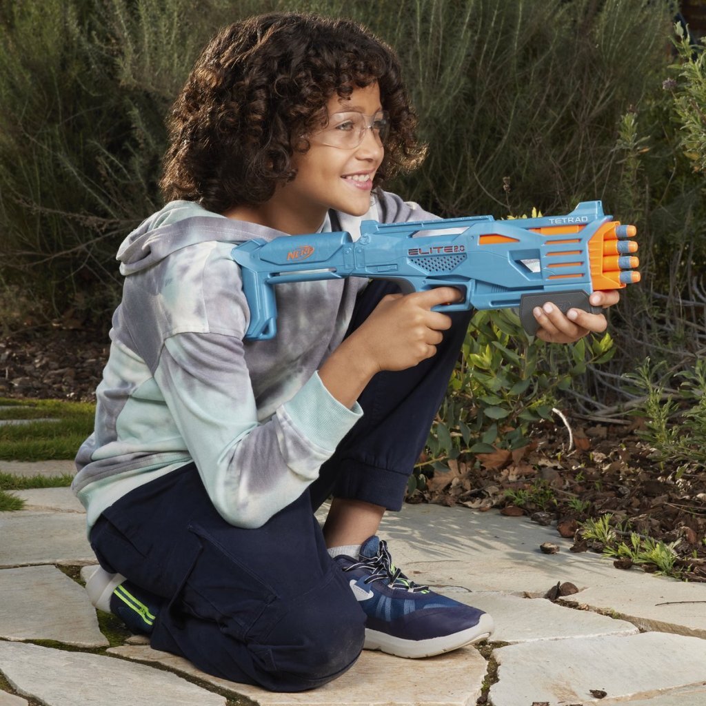 NERF elite 2.0 tetrad blaster + 4 darts