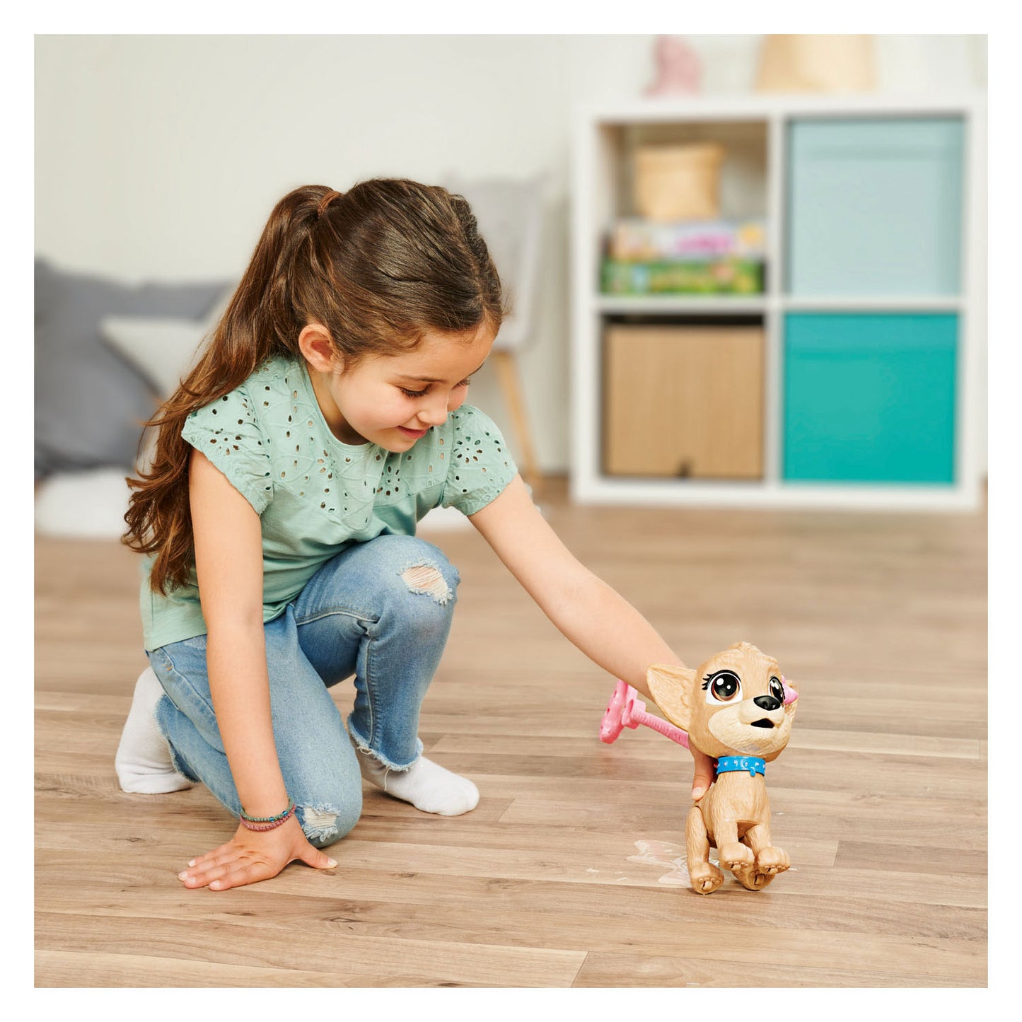 Simba Chi chi love pii pii puppy hond uitlaten met plasfunctie