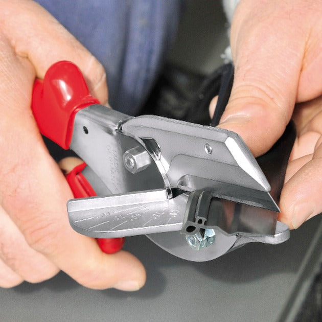 KNIPEX versteksnijder voor kunststof- en rubberprofielen 94 35 215 kniptang