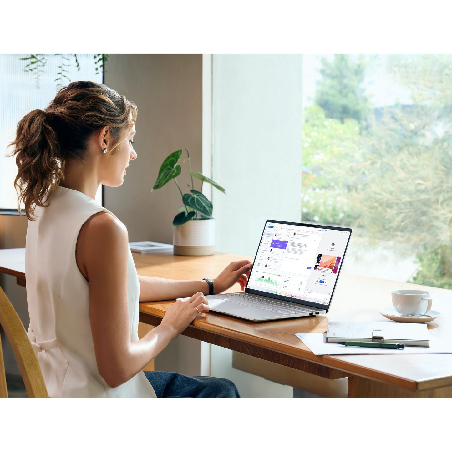 ASUS vivobook s 15 oled s5507qa-ma006w 15.6 copilot+ pc laptop (zilver | snapdragon x elite x1e-78-100 | qualcomm adreno | 16 gb | 1 tb ssd | 120 hz)