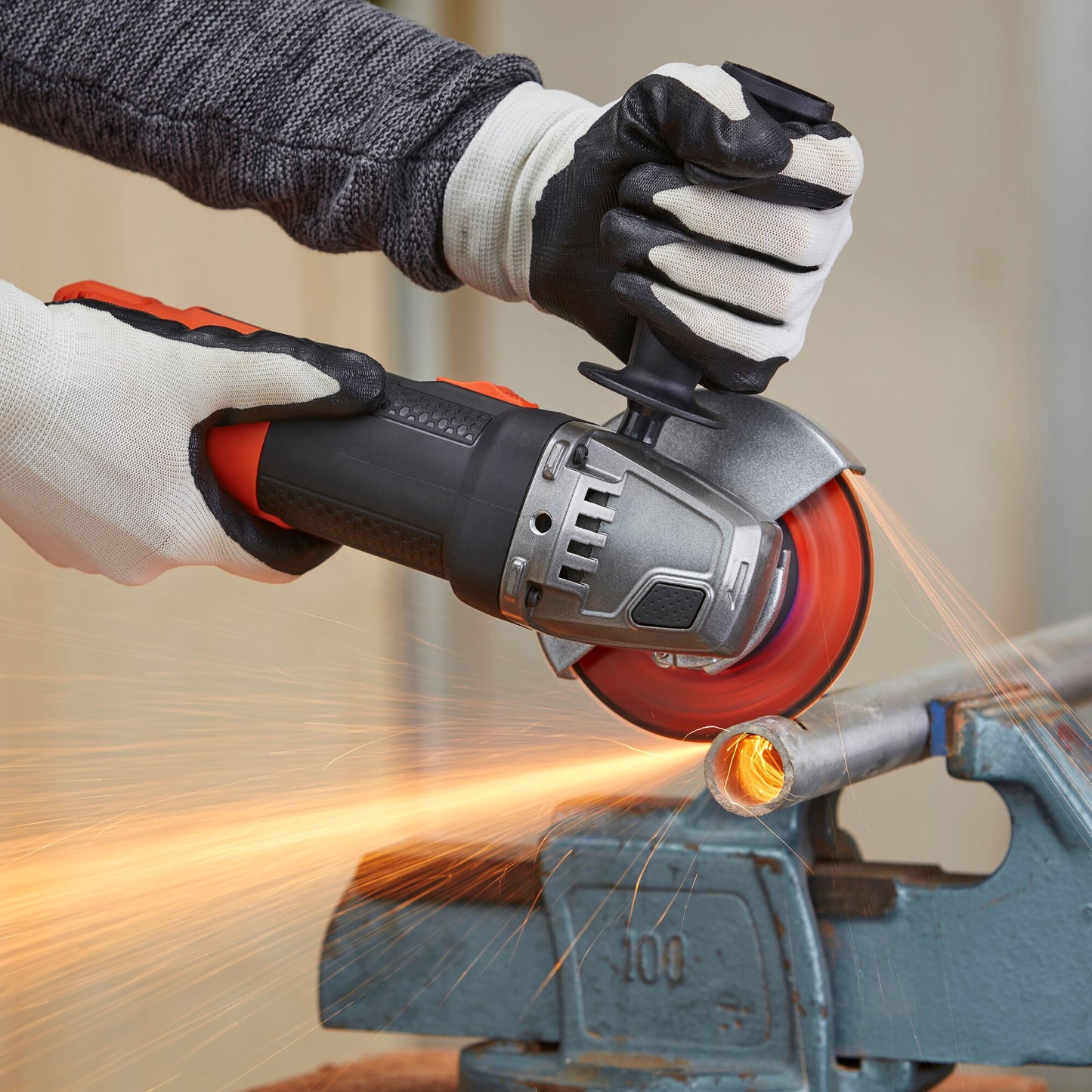 BLACK+DECKER beg220ka5-qs 900w 125mm haakse slijper met accessoires (oranje zwart)