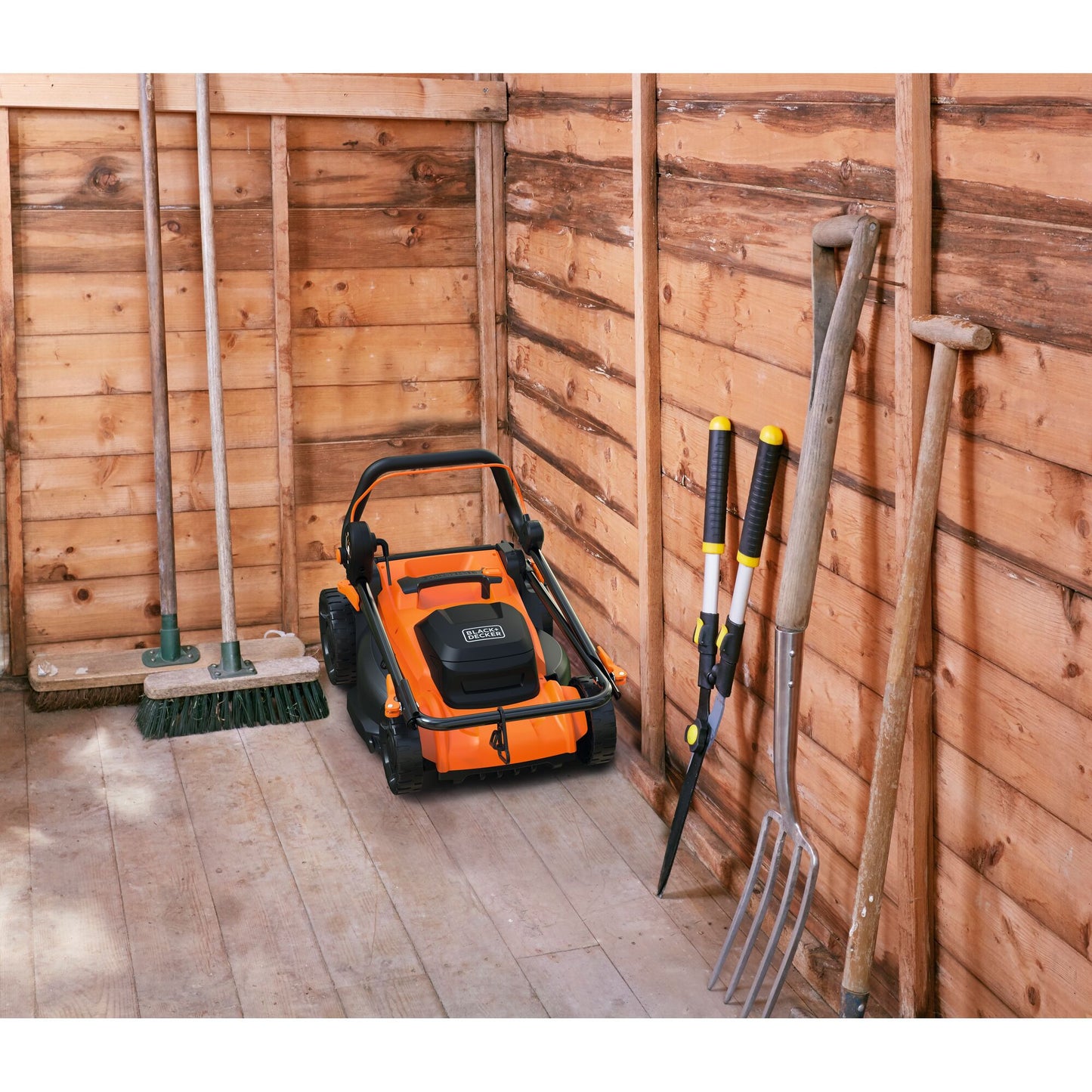 BLACK+DECKER bemwp400 grasmaaier (oranje zwart, 40cm, 1800w)