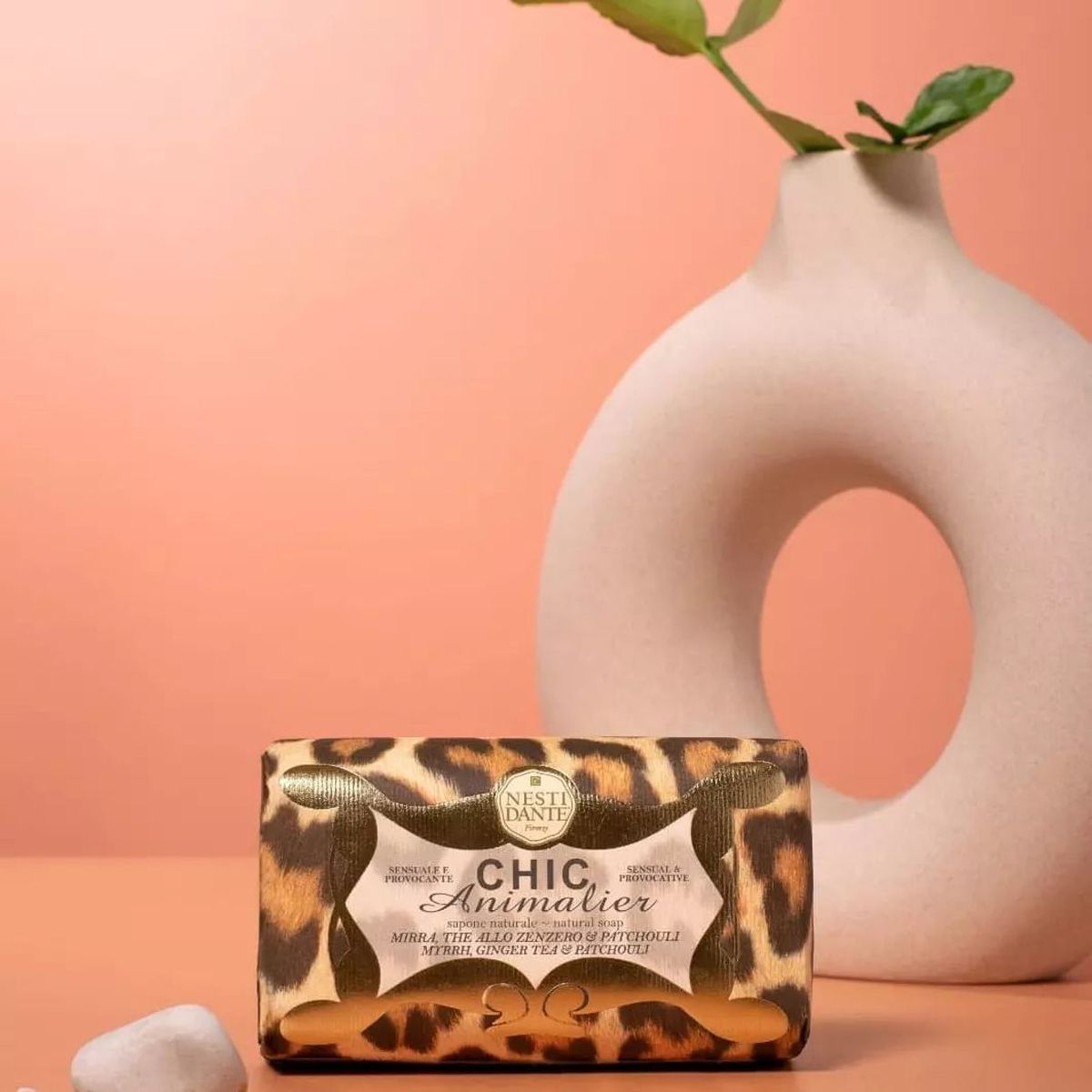 Nesti Dante chic animalier myrrh ginger tea patchouli zeep 250gr.