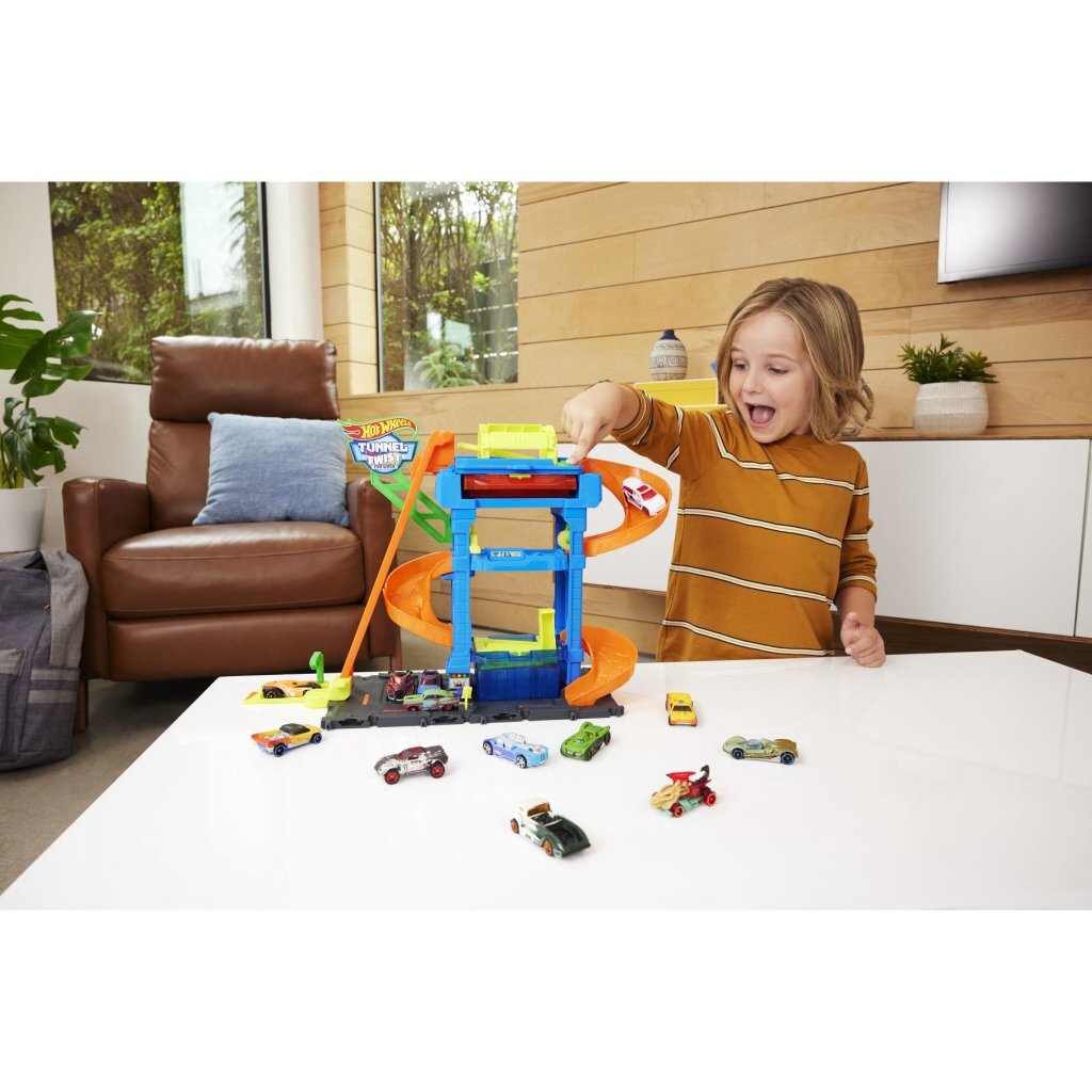 Mattel Hot wheels city tunnel twist car wash