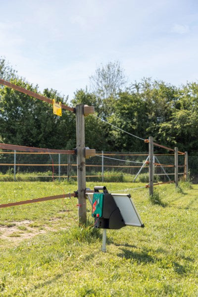 AKO Producten sun power s3000 schrikdraadapparaat met zonnepaneel