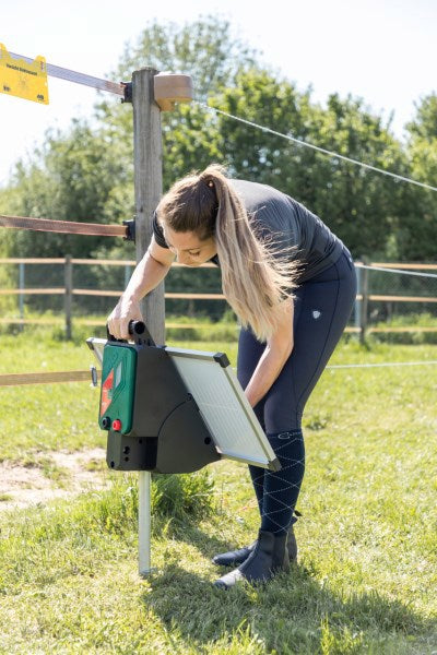 AKO Producten sun power s3000 schrikdraadapparaat met zonnepaneel