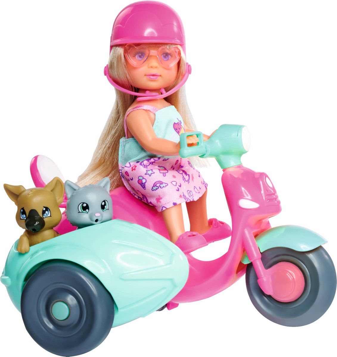 Simba Evi love scooter friends