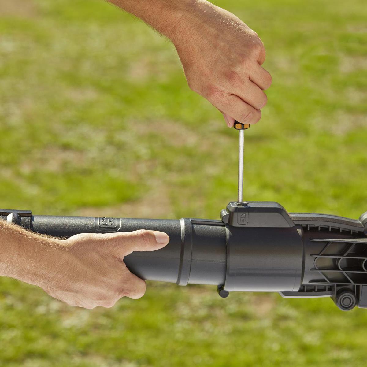 BLACK+DECKER 3000w tuinruimer met rugzaksysteem + acc - beblv301-qs