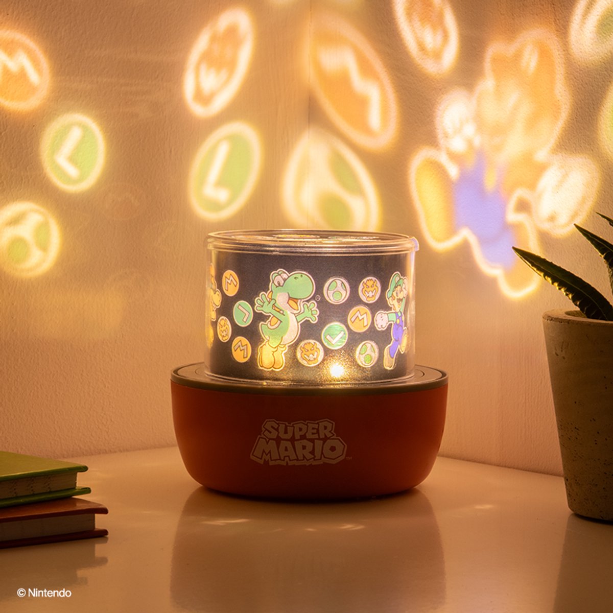 Paladone Super mario projection light – officieel gelicentieerde nintendo projectorlamp met verwisselbare scènes kleureffecten-
