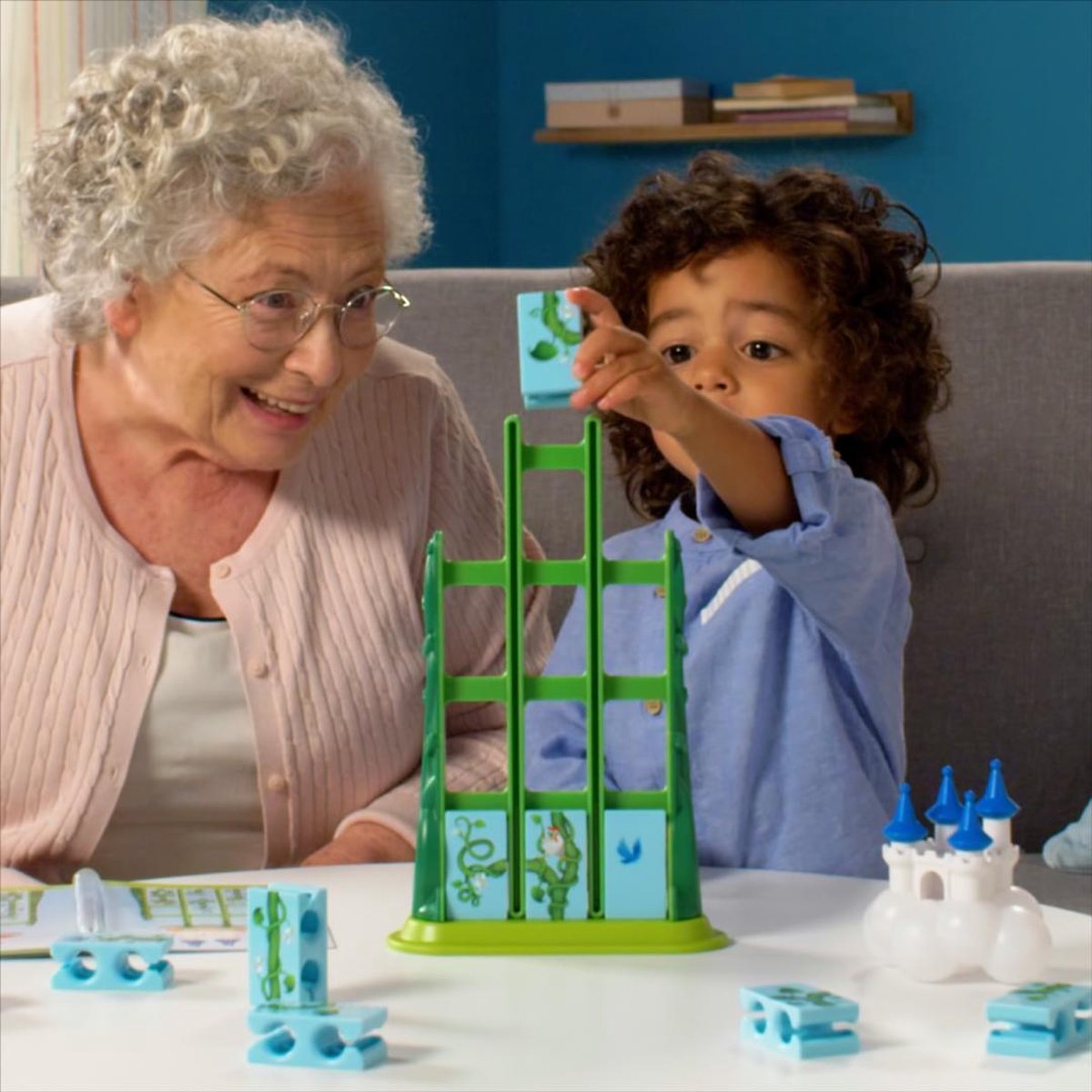 SmartGames jaak de bonenstaak - logisch denkspel voor kleuters jonge kinderen - 60 opdrachten met prentenboek - educatief solospel - vanaf 4 jaar