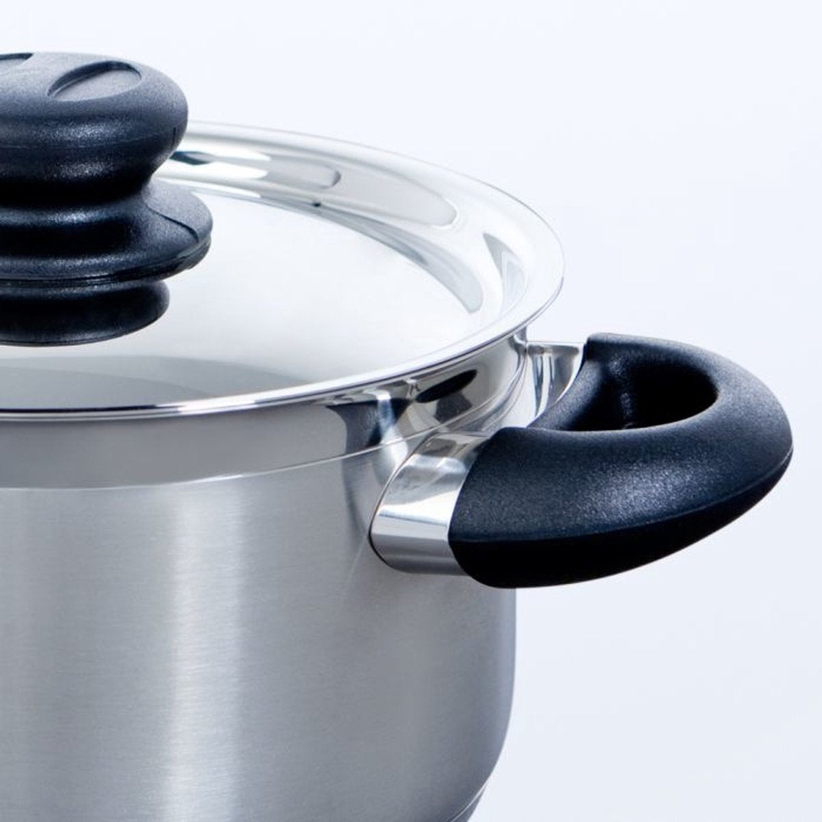 BK karaat+ kookpan 24cm - 6.2l - zonder pfas-vrije antikleeflaag - kookpan inductie - rvs kookpan - ovenbestendig toy 160°c - met deksel - zilver