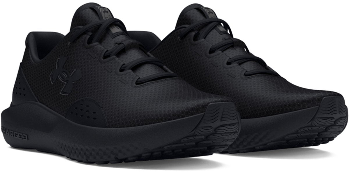 Under Armour ua charged surge 4-blk heren sportschoenen - zwart