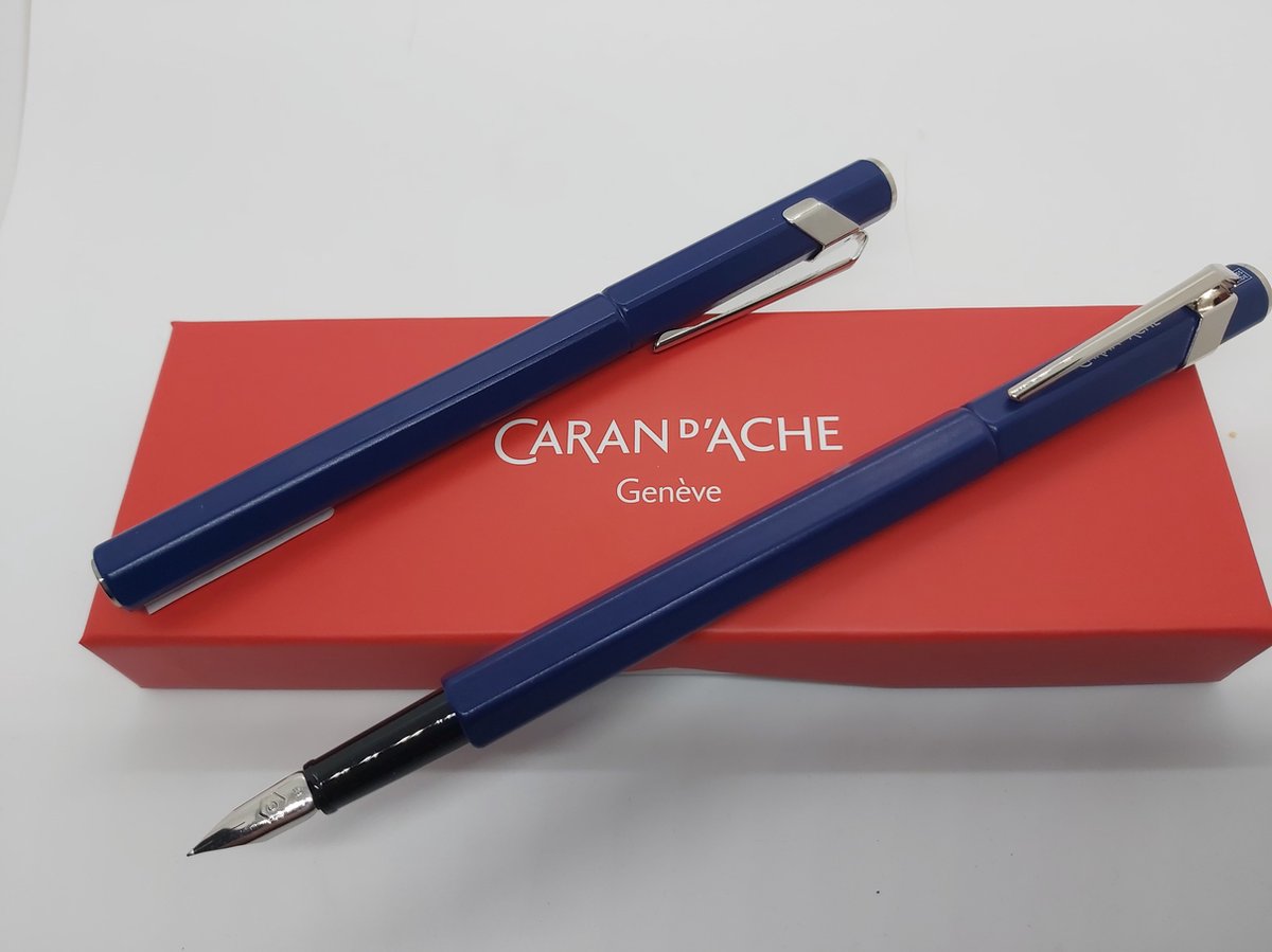 Caran D'ache ecridor vulpen blauw 849 medium