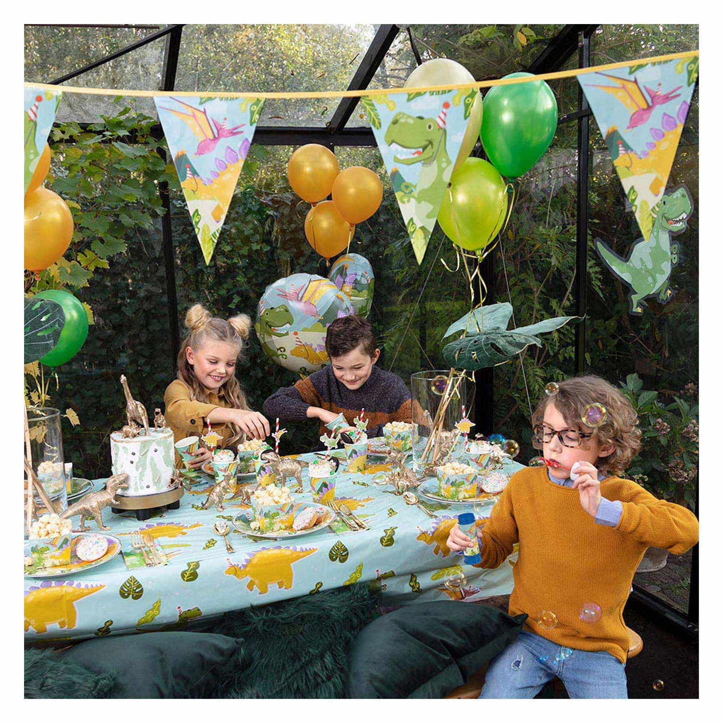 Boland Papieren bordjes dino party ø23cm