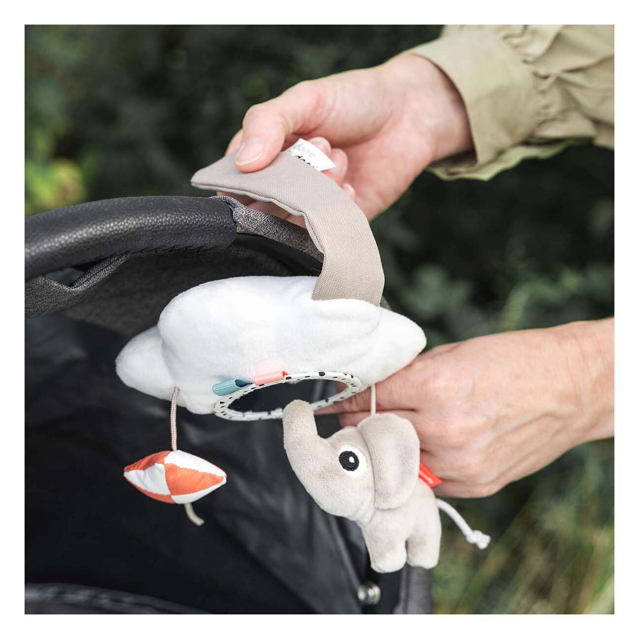 Done By Deer kinderwagen mobiel speeltuin