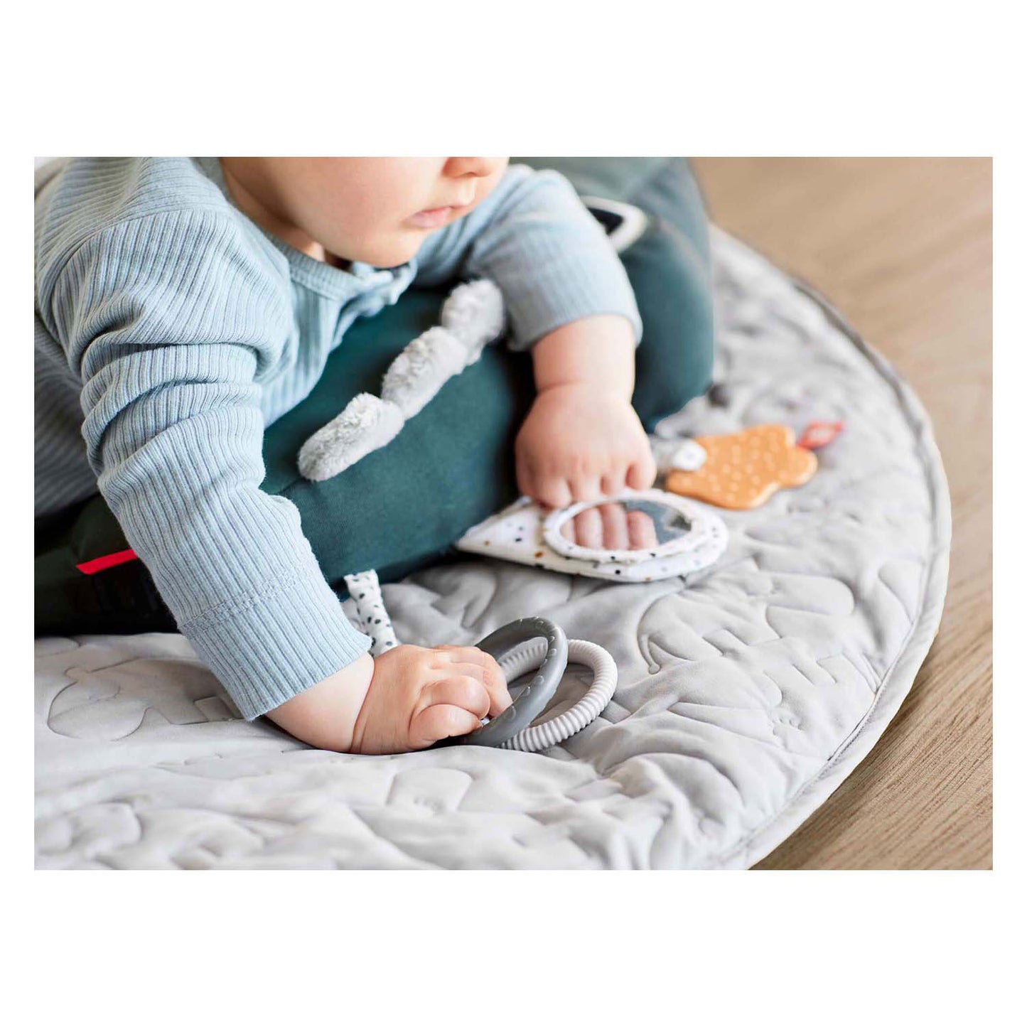 Done By Deer tummy time activiteitenspeeltje croco groen