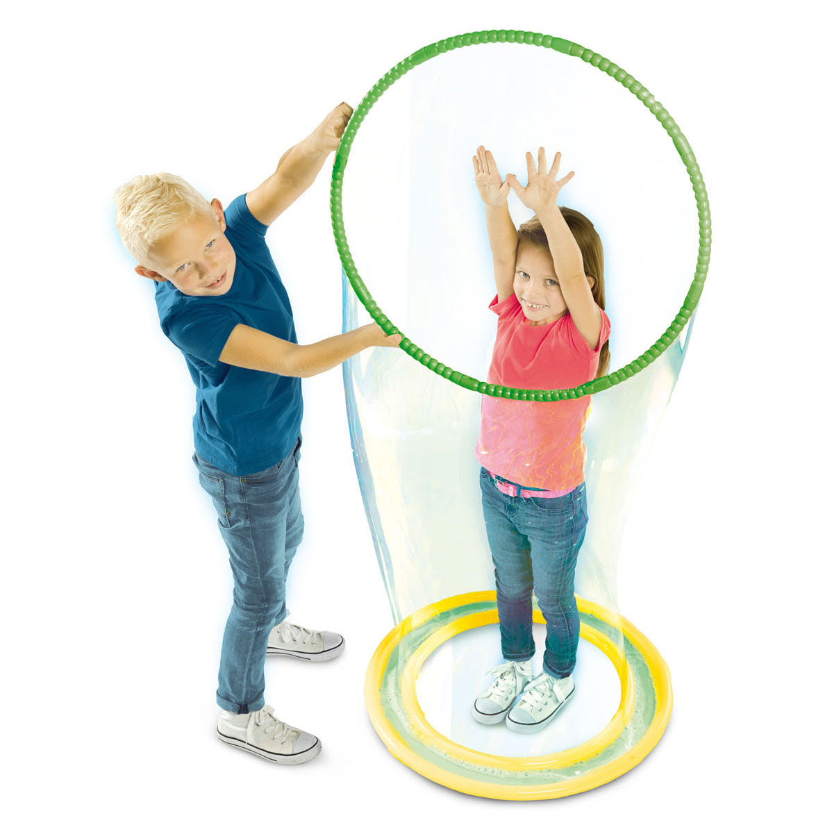 SES Creative Ses staan in een mega bubbel