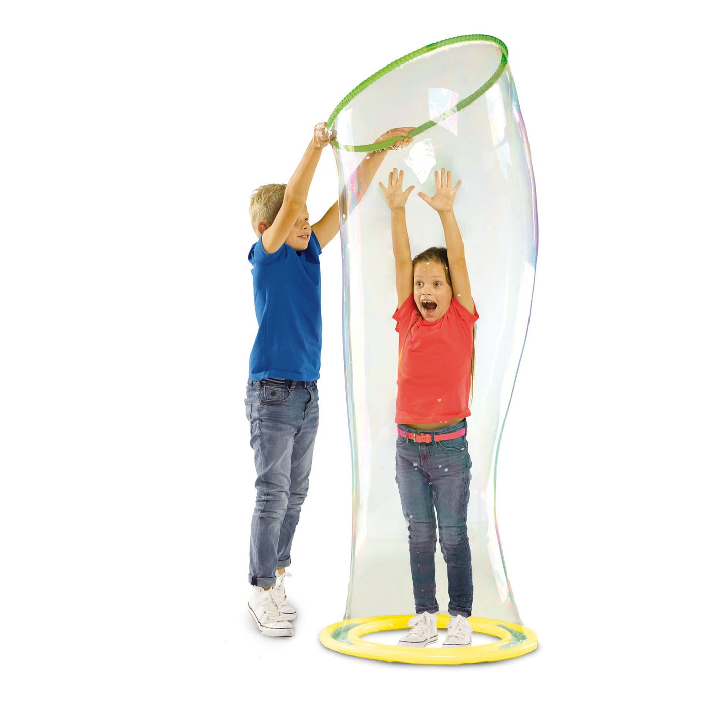 SES Creative Ses staan in een mega bubbel