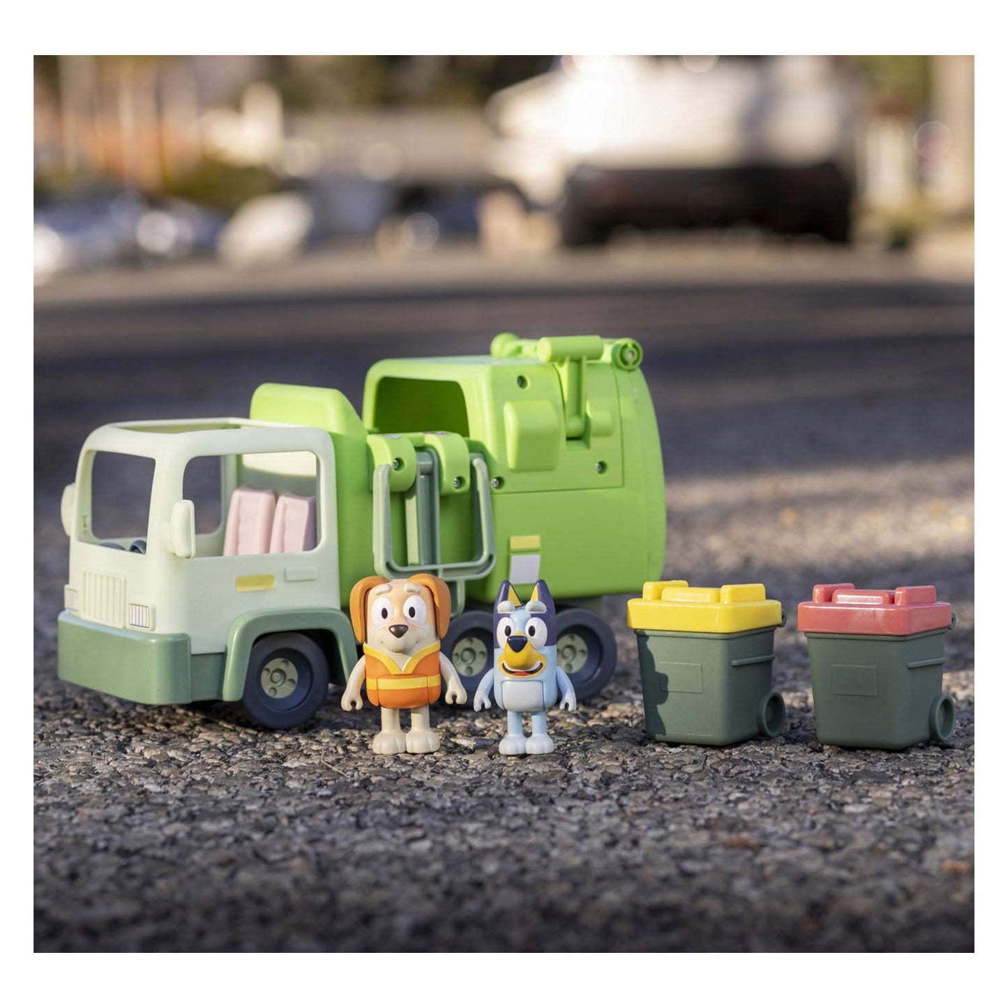 Moose Toys Bluey vuilniswagen met speelfiguren