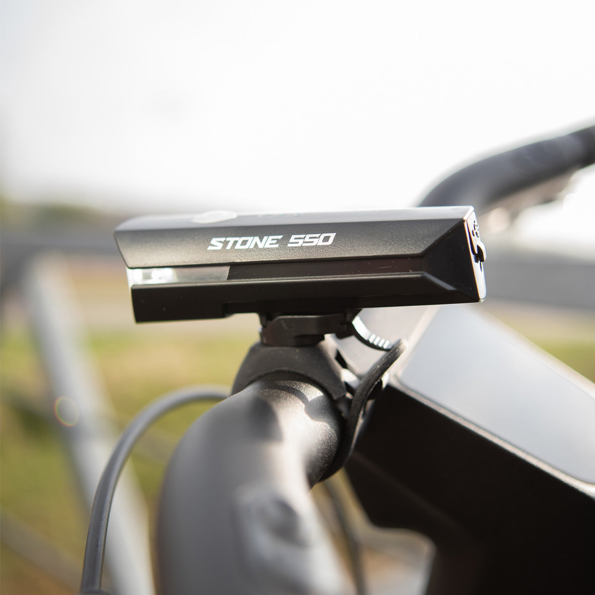 Lynx Koplamp usb stone 550