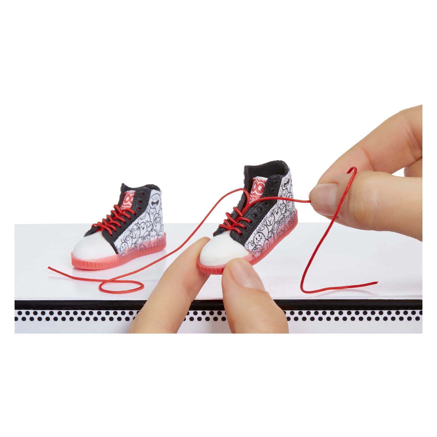 MGA Entertainment Mga's miniverse - make it mini sneakers