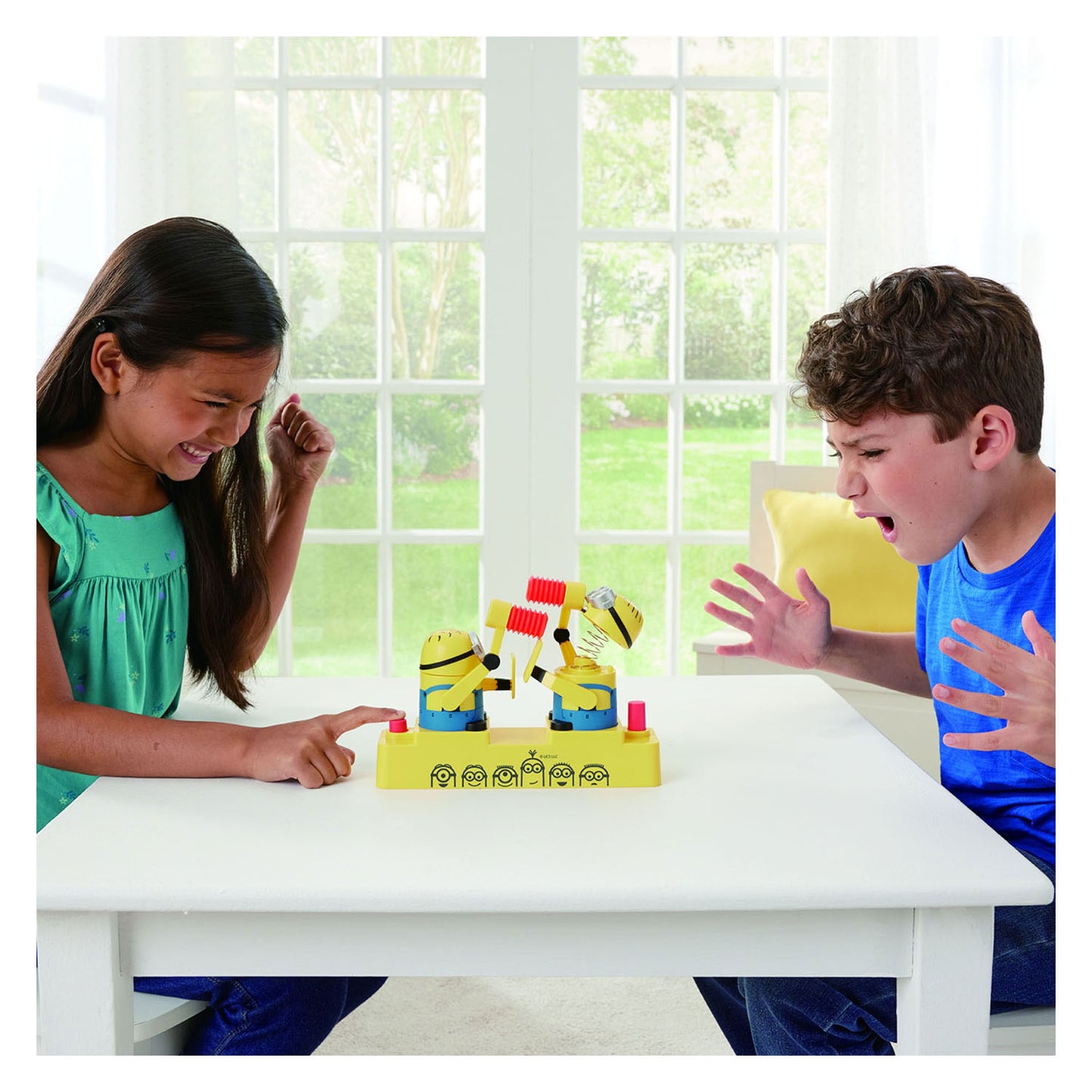 EPOCH Minions hammer pop spel