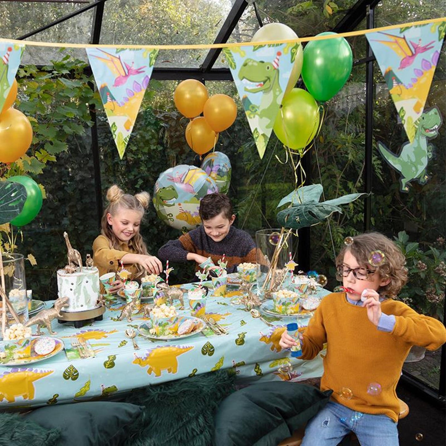 Boland Tafelkleed dino party 130x180cm