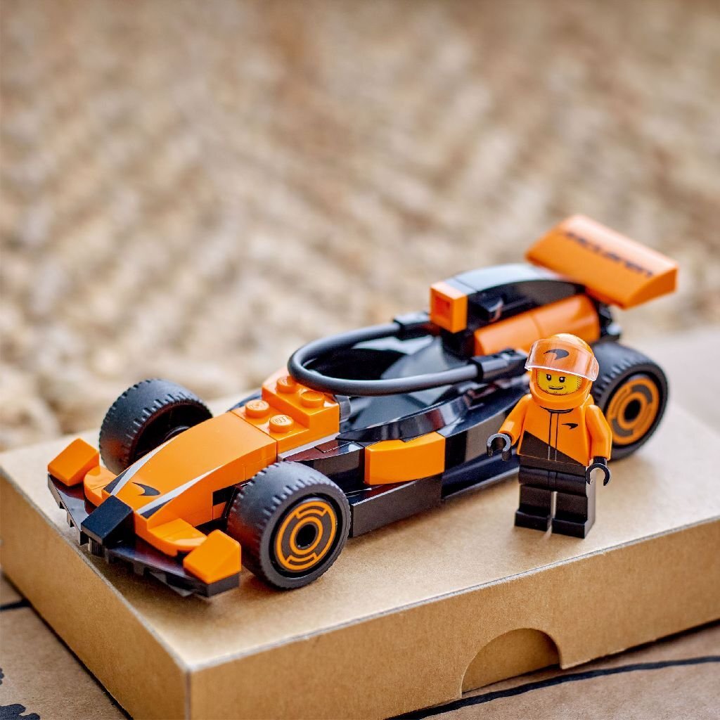 LEGO city 60442 f1 coureur met mclaren racewagen