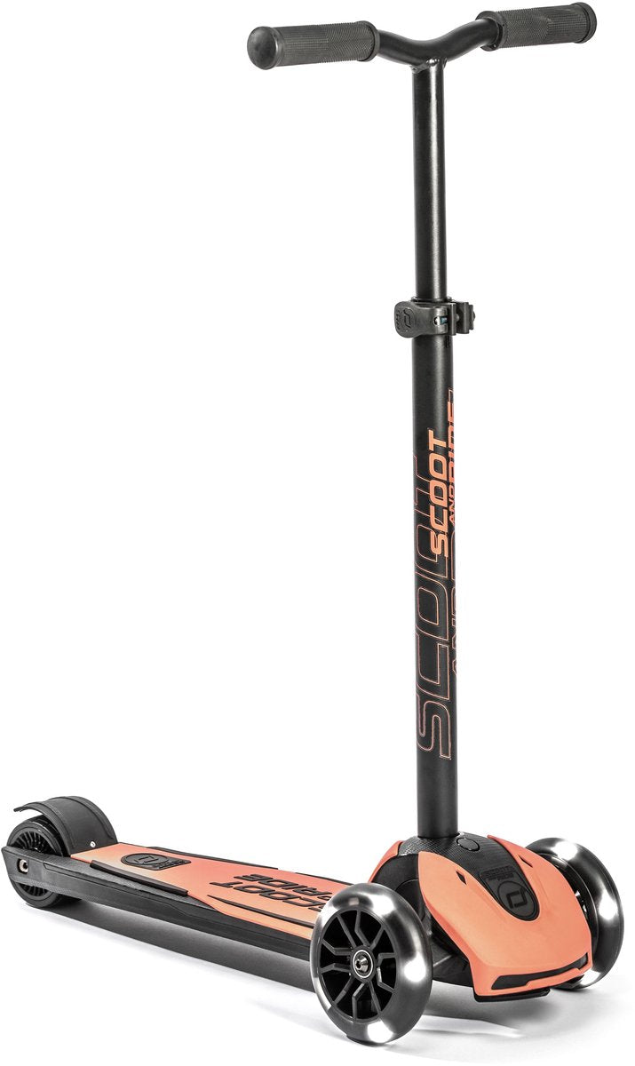 Scoot Ride highwaykick 5 led - kinderstep - led voorwielen, 3 wielen, antislip deck voetrem - verstelbaar stuur 60-90 cm, afneembare stuurstang - 5+ jaar, max 80 kg, peach