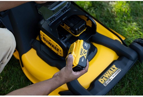 DeWalt dcmwp134w2-qw accu grasmaaier | 2x18v | 53 cm | 2x 8,0ah accu + lader - dcmwp134w2-qw