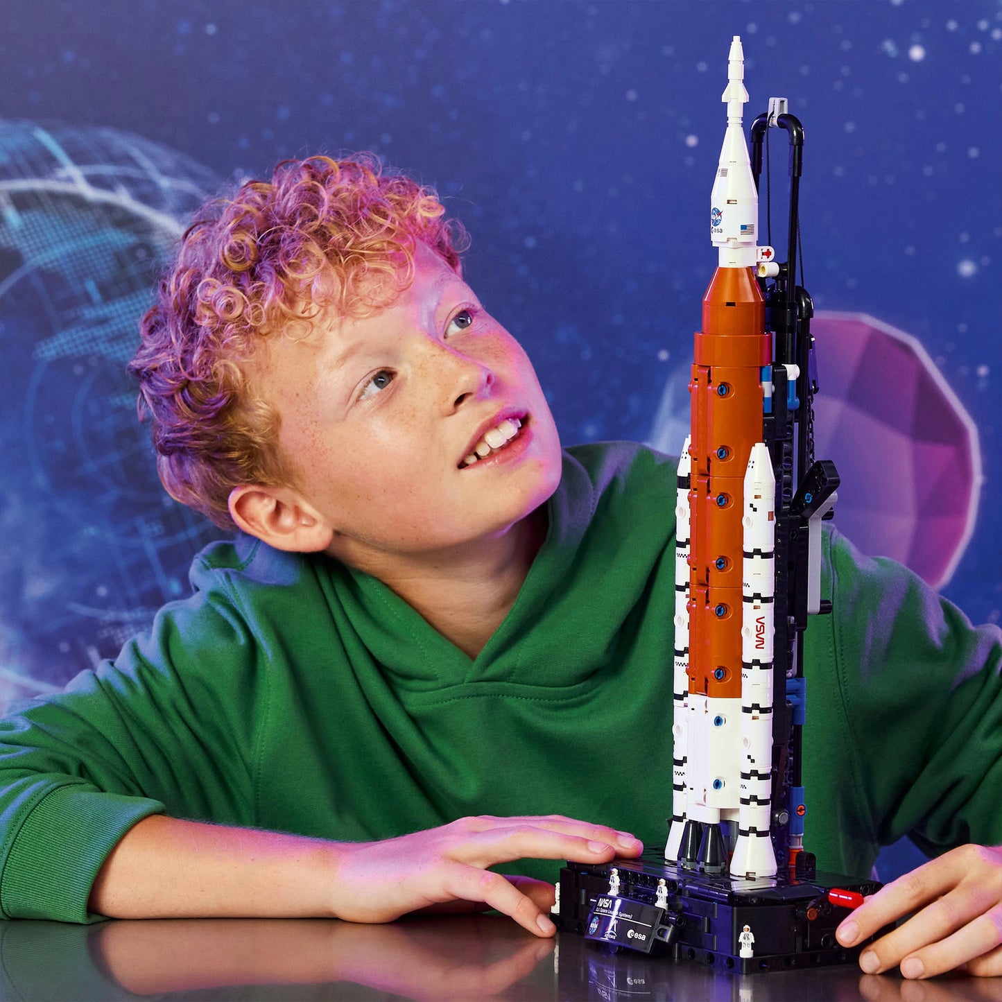 LEGO technic 42221 nasa artemis ruimteraket