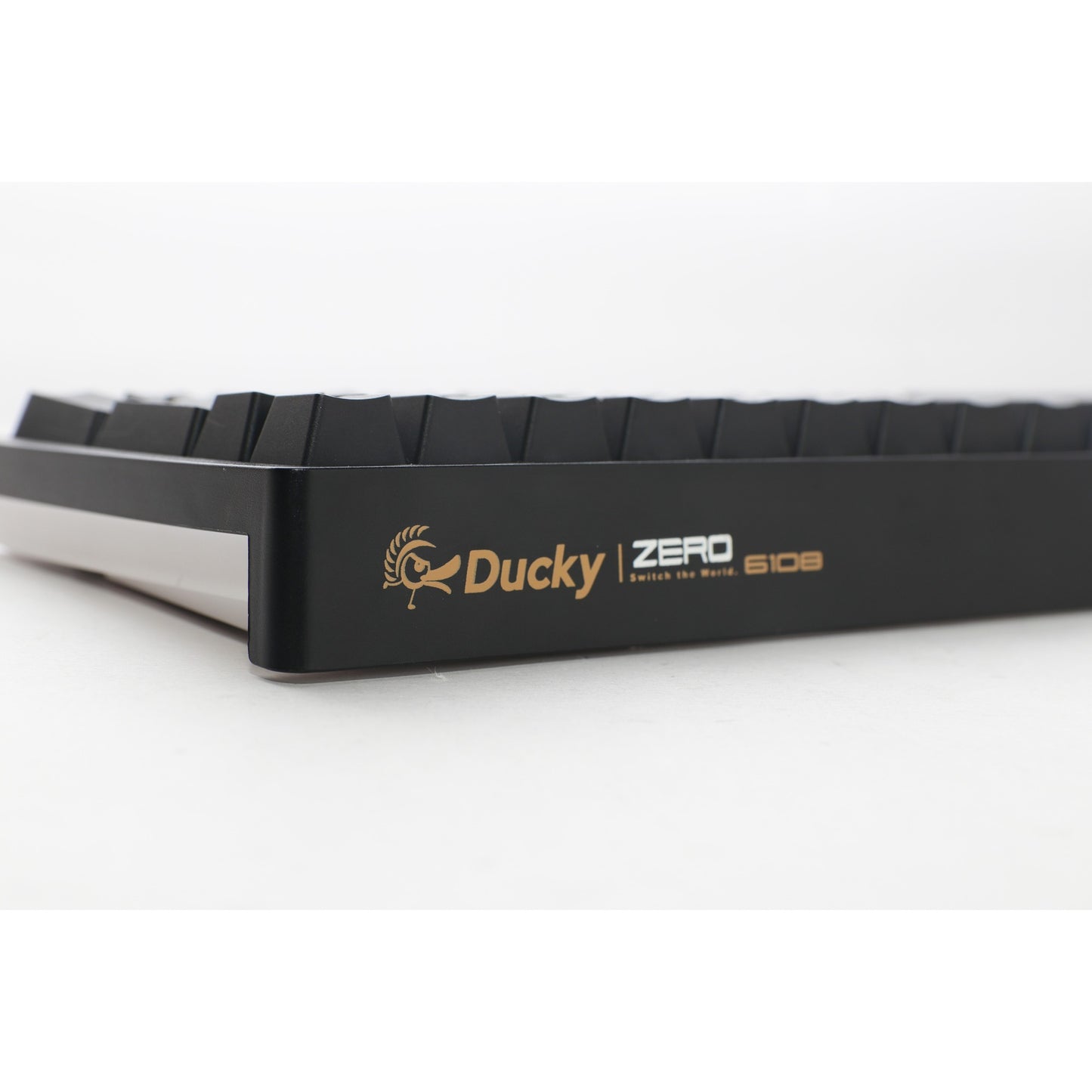 Ducky zero 6108 classic black rgb mechanisch gaming toetsenbord (zwart, us lay-out (qwerty), cherry mx2a speed silver, 100%, rgb leds, double-shot pbt, hot swap, 2.4ghz | bluetooth | usb-c)