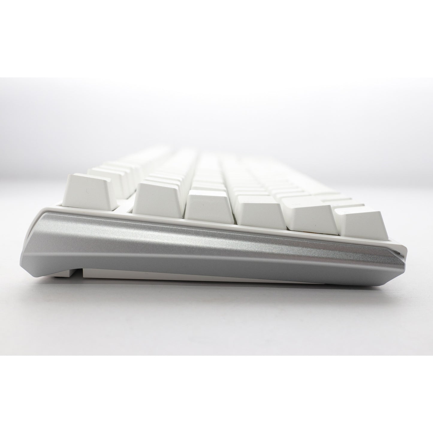 Ducky one 3 classic pure white tkl rgb mechanisch toetsenbord (wit, us lay-out (qwerty), cherry mx red, 80% (tkl), rgb leds, double-shot pbt, hot-swappable, quack mechanics)