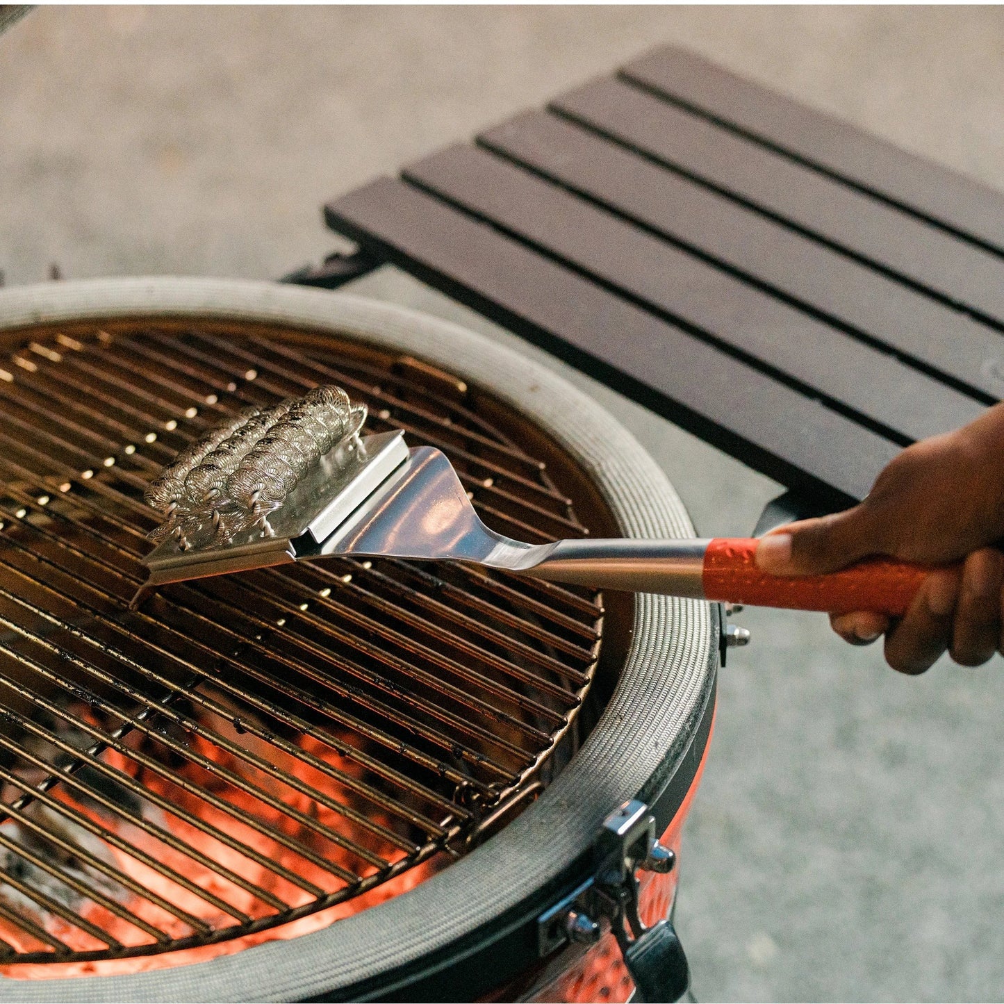 Kamado Joe krafted stalen grillborstel grillreinigingsborstel (rood)