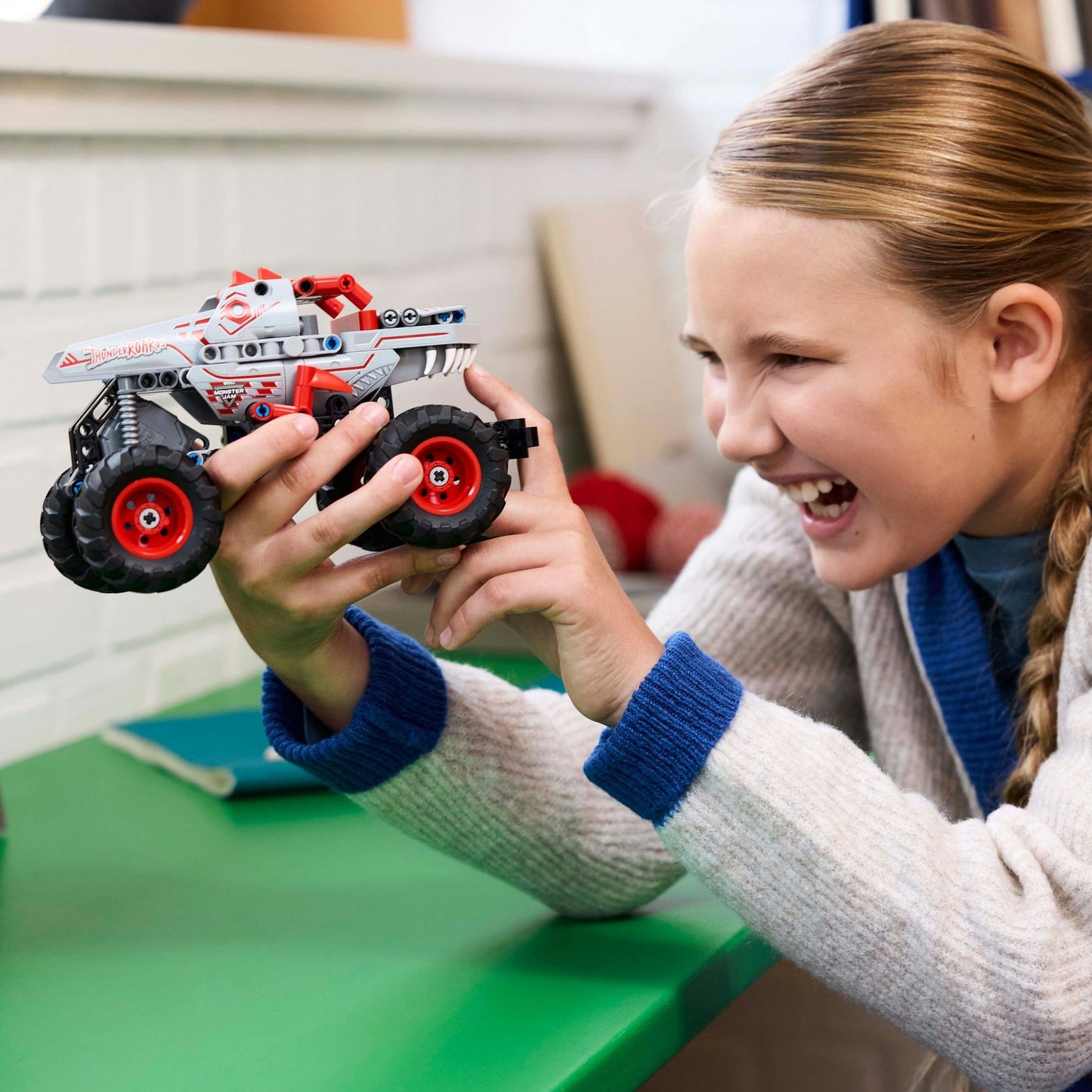 LEGO technic 42200 monster jam thunderroarus pull-back