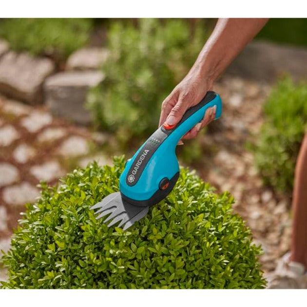 GARDENA accu gras- buxusschaar classiccut li grasschaar (turquoise zwart, incl. li-ion-accu 2,5ah)