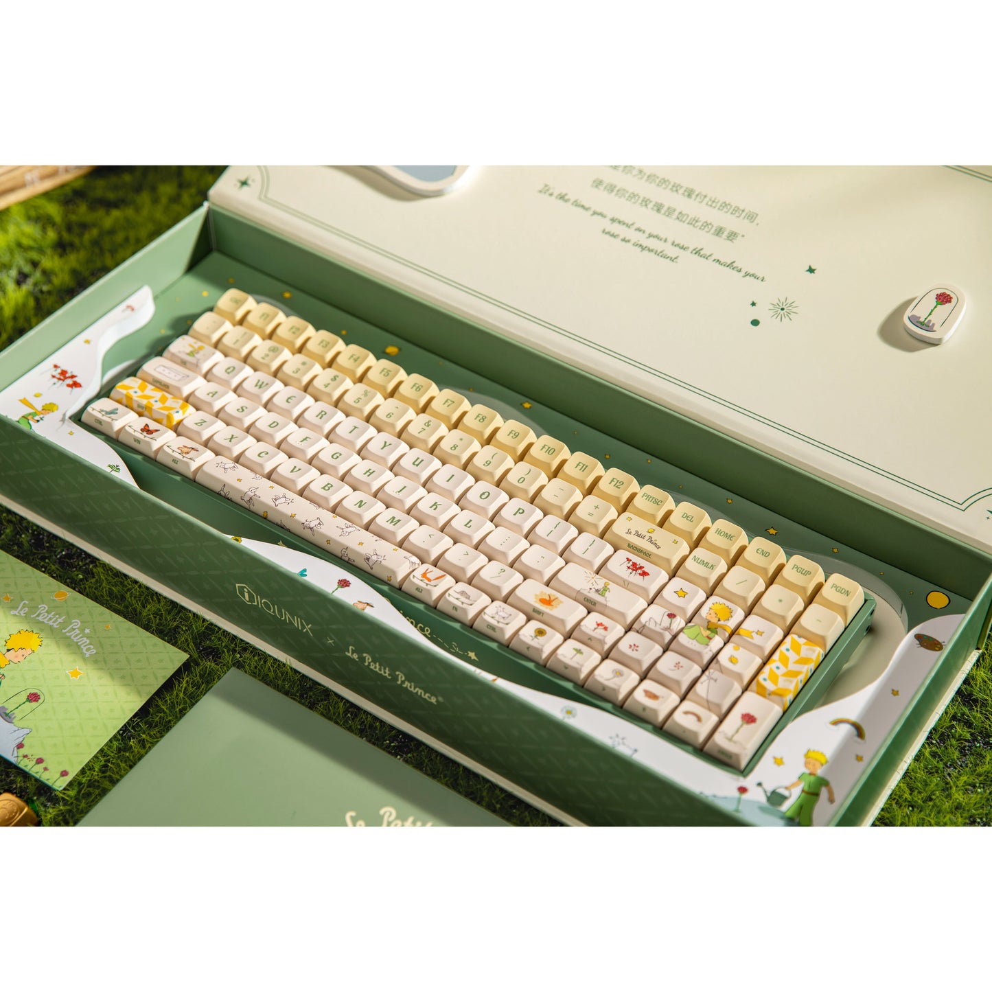 Iqunix F97 Floral Date RGB mechanisch gaming toetsenbord (Groen, US lay-out (QWERTY), Gateron Red, 96%, RGB leds, Hot-swappable, PBT, 2.4GHz | Bluetooth 5.1 | USB-C)
