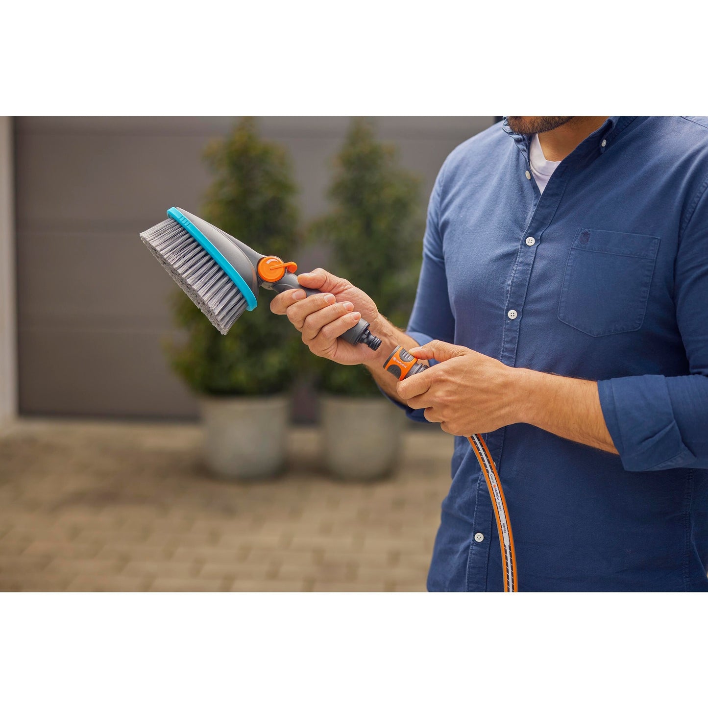 GARDENA cleansystem handborstel m zacht wasborstel (grijs turquoise, 18842-20, met slangaansluiting)