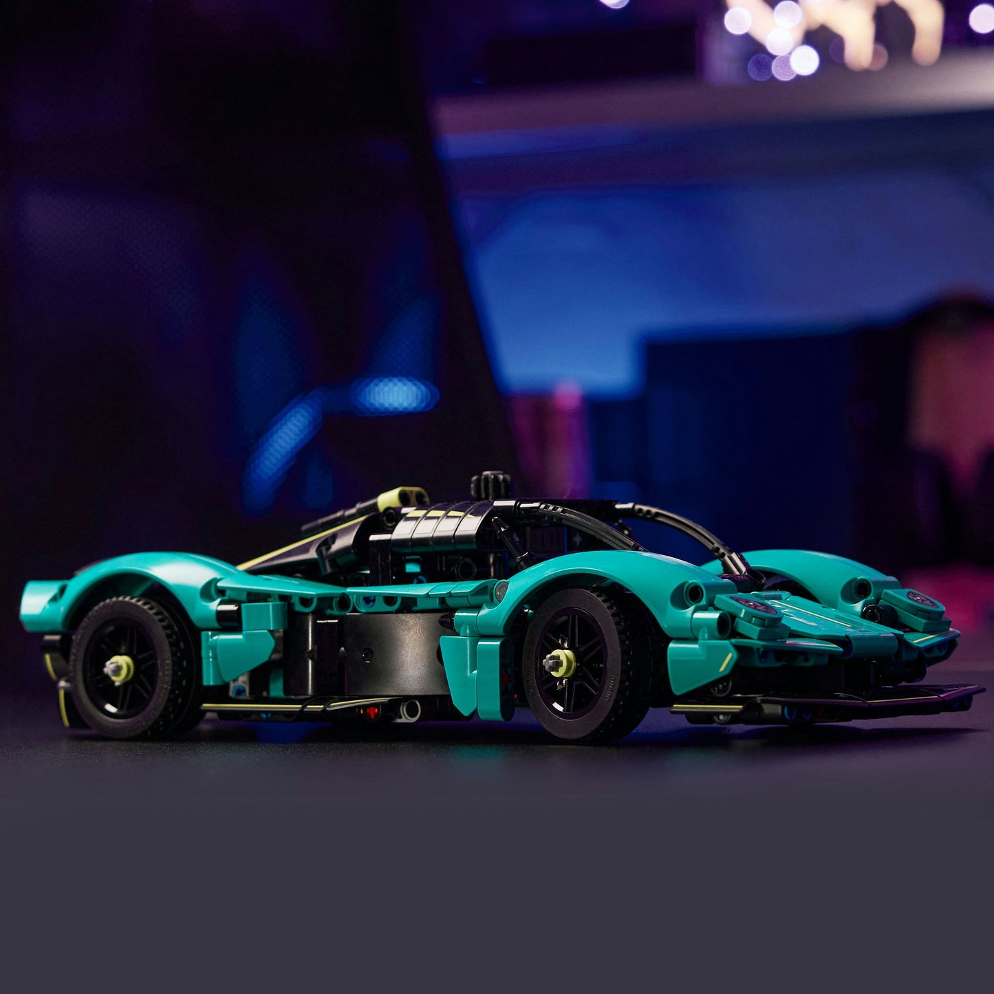 LEGO technic 42208 aston martin valkyrie
