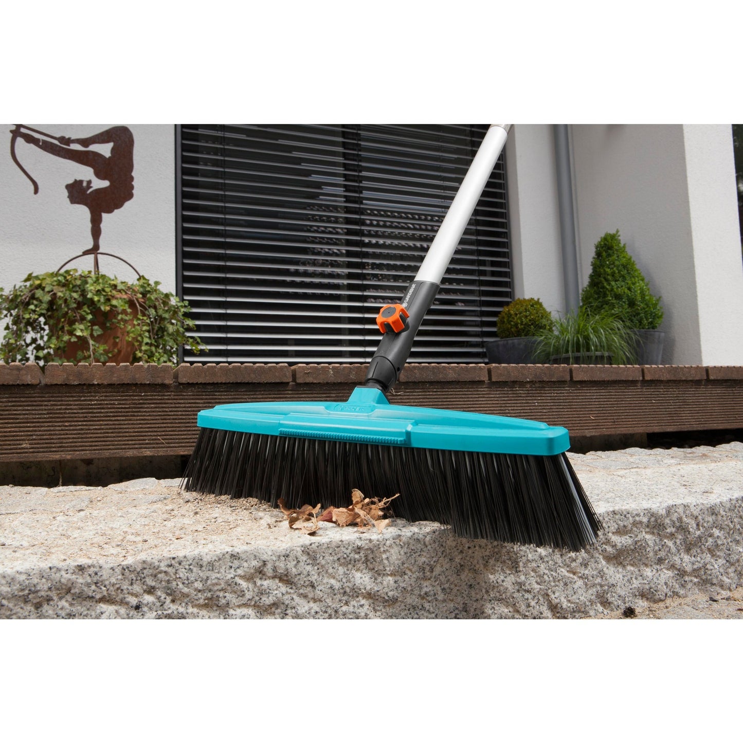 GARDENA combisystem straatbezem met schraper (turquoise zwart, 3622-20)