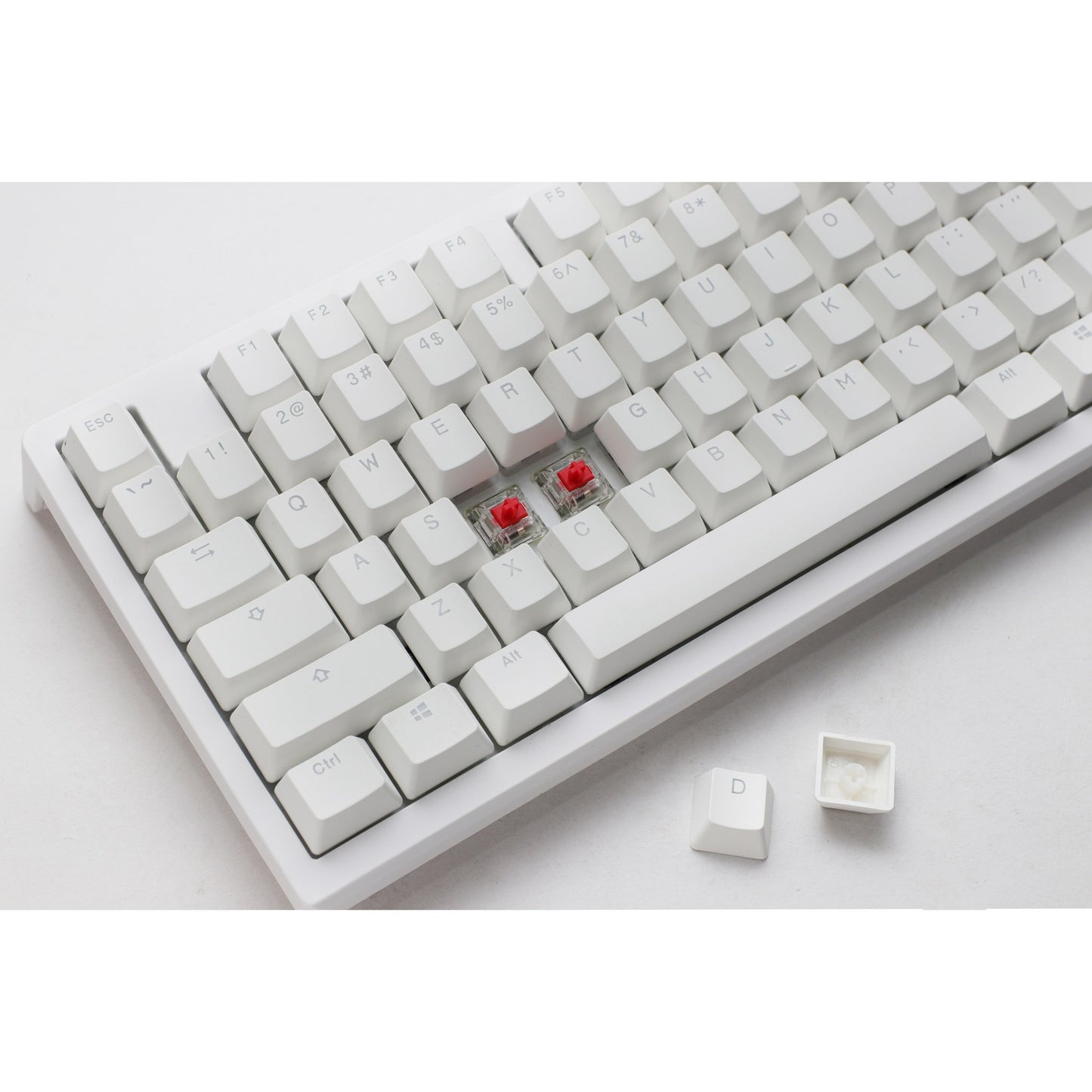 Ducky zero 6108 pure white rgb mechanisch gaming toetsenbord (wit, us lay-out (qwerty), cherry mx2a blue, 100%, rgb leds, double-shot pbt, hot swap, 2.4ghz | bluetooth | usb-c)