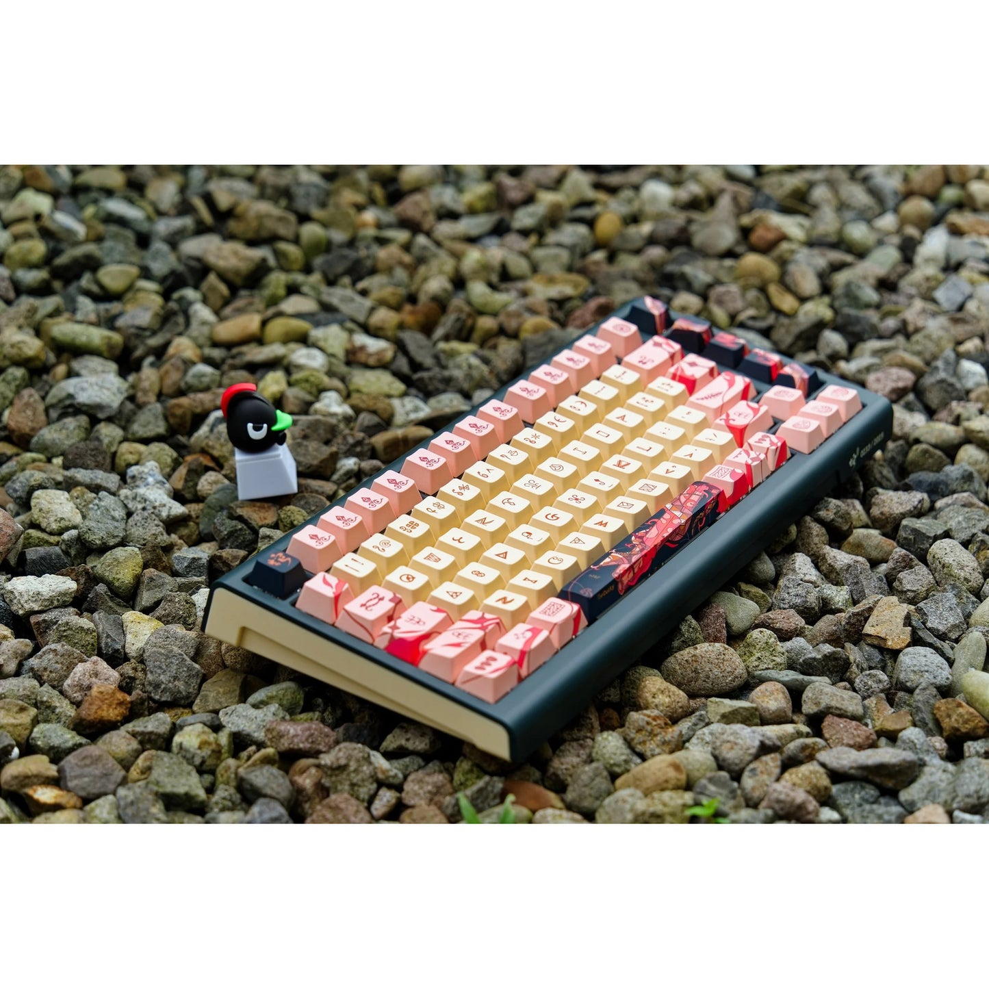 Ducky year of the snake 2025 limited edition rgb mechanisch gaming toetsenbord (zwart, us lay-out (qwerty), cherry mx2a brown, 75%, rgb, pbt dye-sub keycaps, hot-swap)