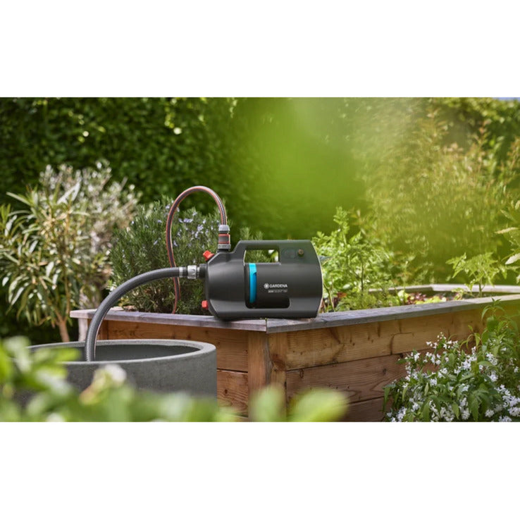 GARDENA accu besproeiingspomp 3000 silent 18v p4a gebruiksklare set incl. accu en oplader (donkergrijs turquoise, 14610-20 | pomp | accu | lader)