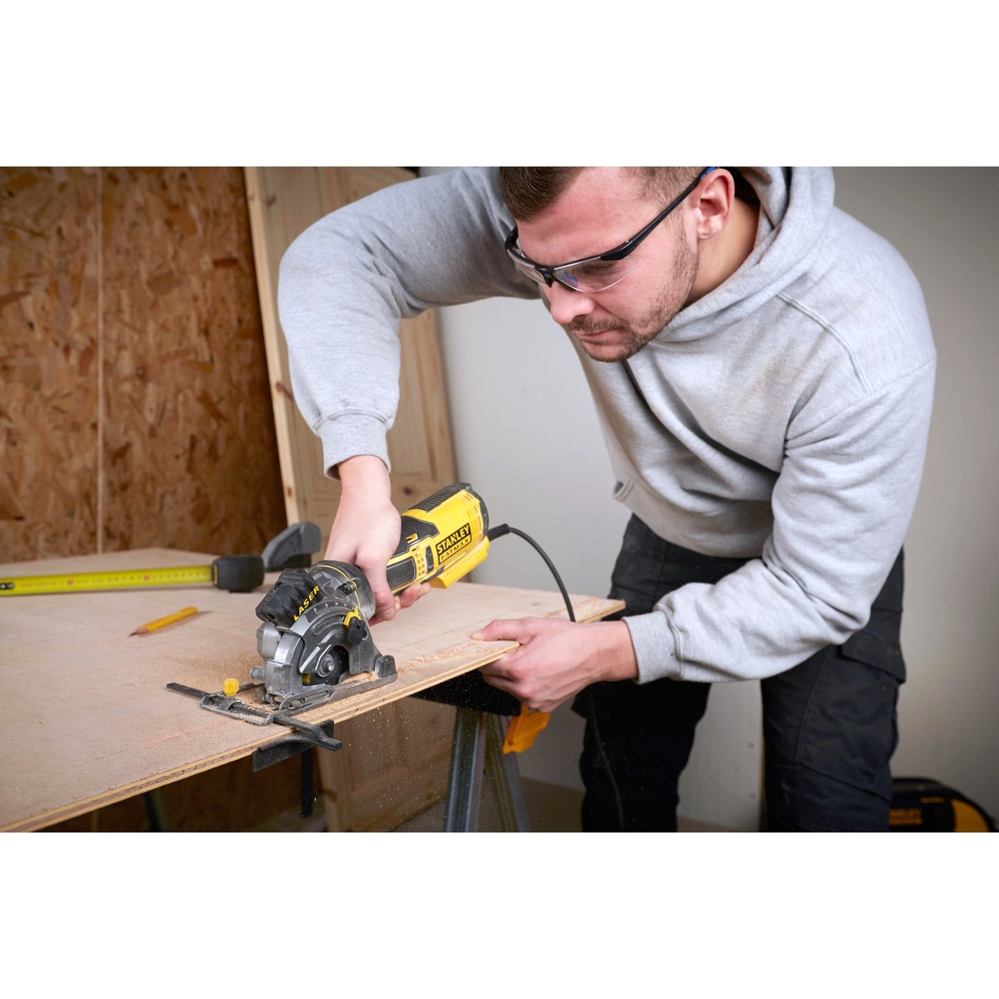 Stanley fatmax 650w multimateriaalzaag handcirkelzaag (geel zwart, met koffer)