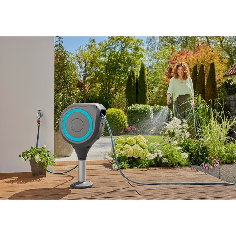 GARDENA patio slangbox rollup slanghaspel (grijs turquoise, 20 meter, incl. reinigingsspuit)
